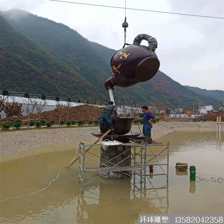 安徽景观玻璃钢悬空天壶案例